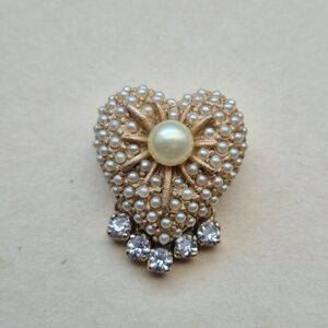 Vintage Hattie Carnegie Heart Brooch